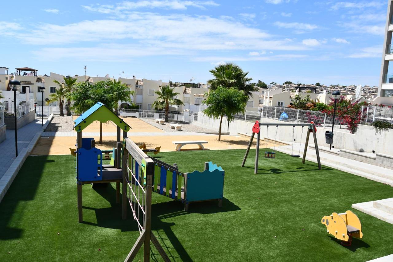 Dehesa de Campoamor  Luxurious Flat & Private Rooftop In Villamartin Orihuela Costa מראה חיצוני תמונה
