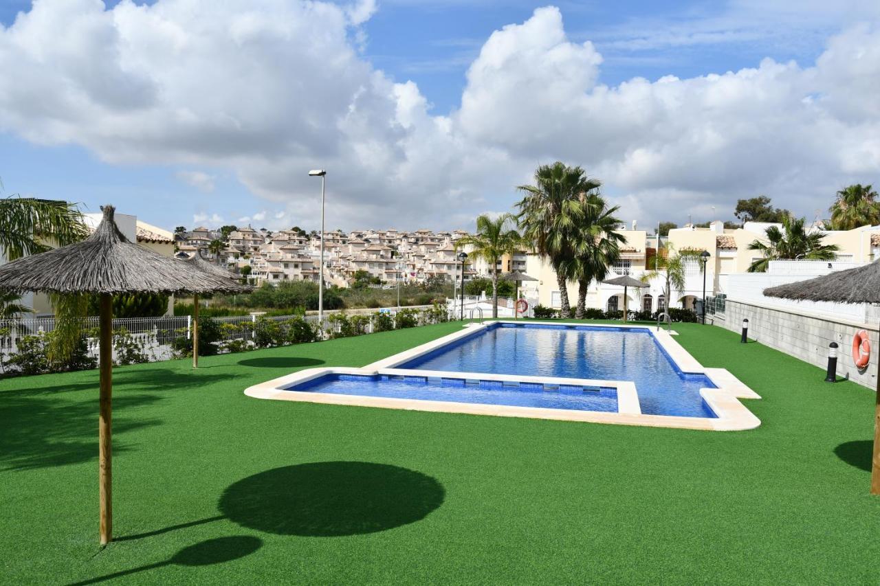Dehesa de Campoamor  Luxurious Flat & Private Rooftop In Villamartin Orihuela Costa מראה חיצוני תמונה